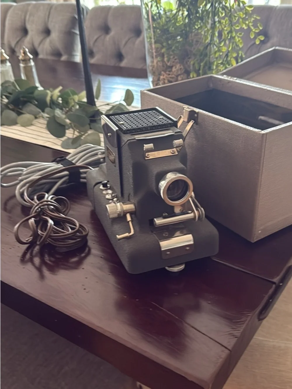 Standard Projector and Equipment Company Model 666-RC